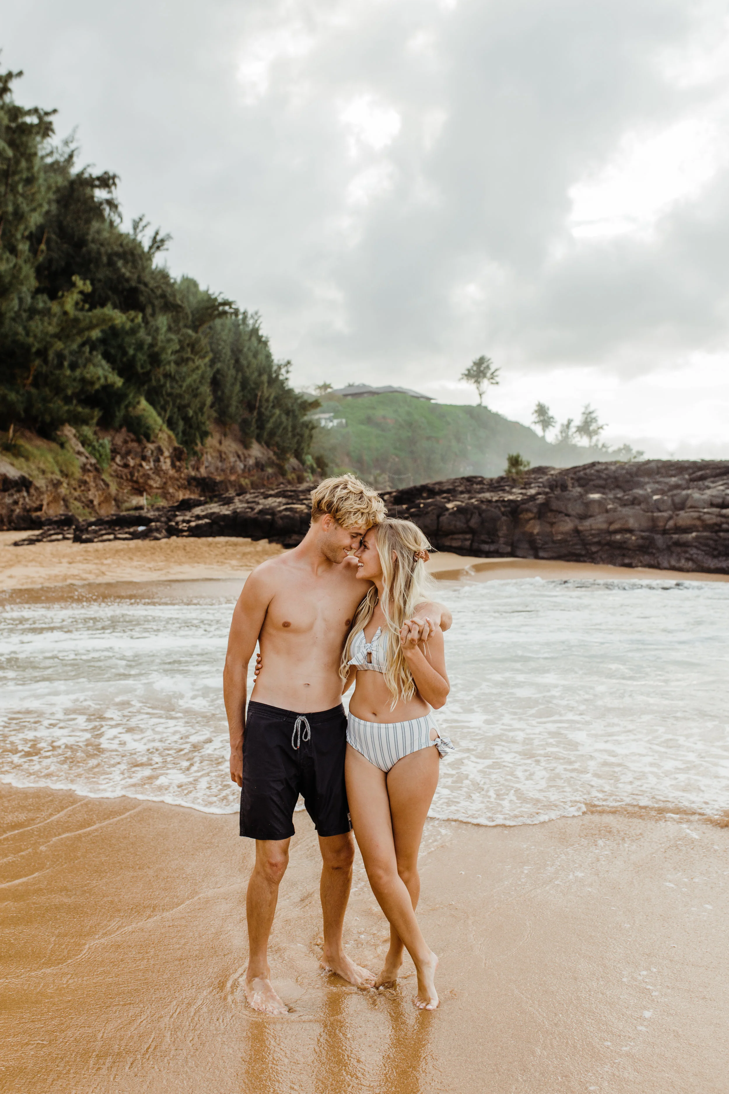 kauai secret beach engagment session (5).jpg
