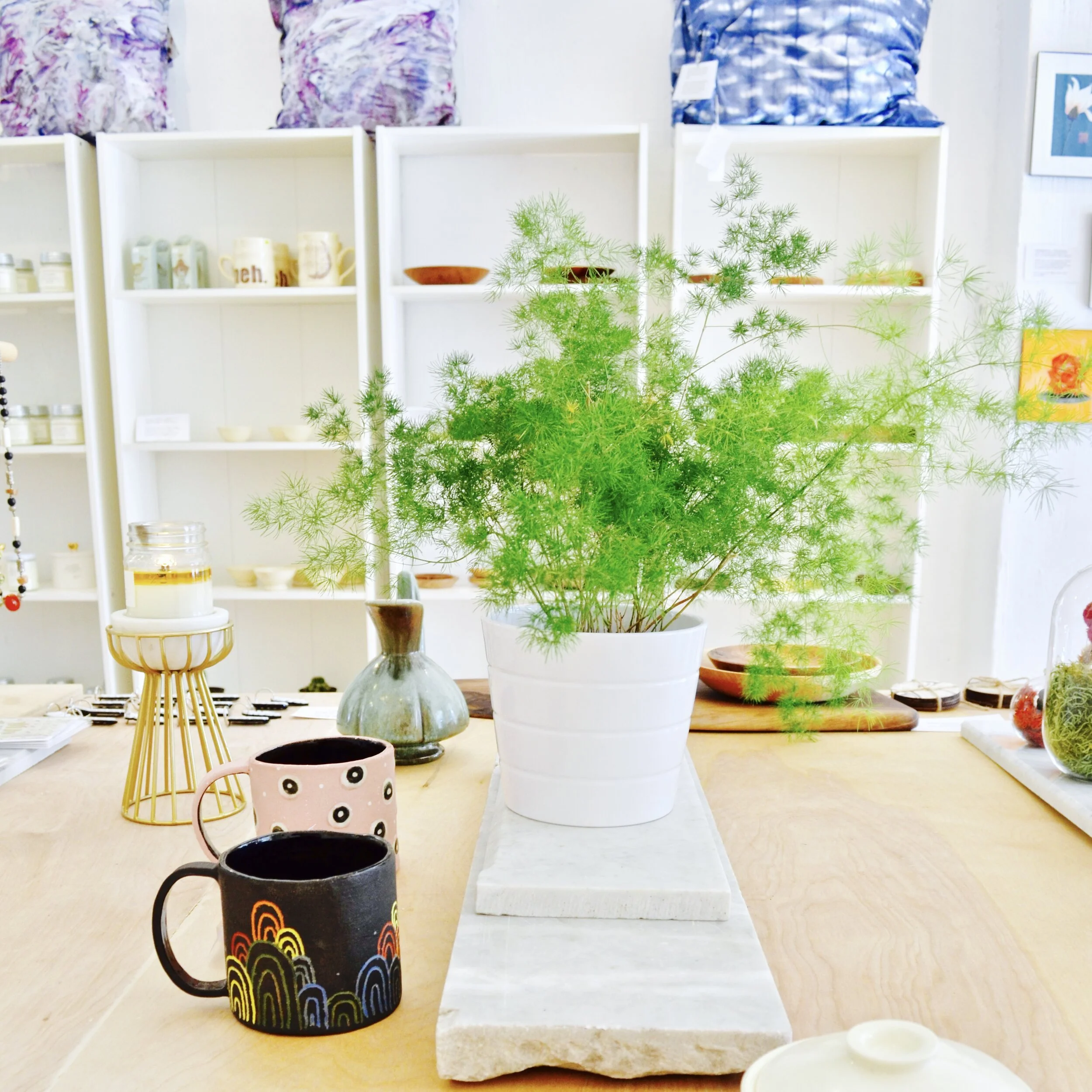 Weekend (M Concept Shop)