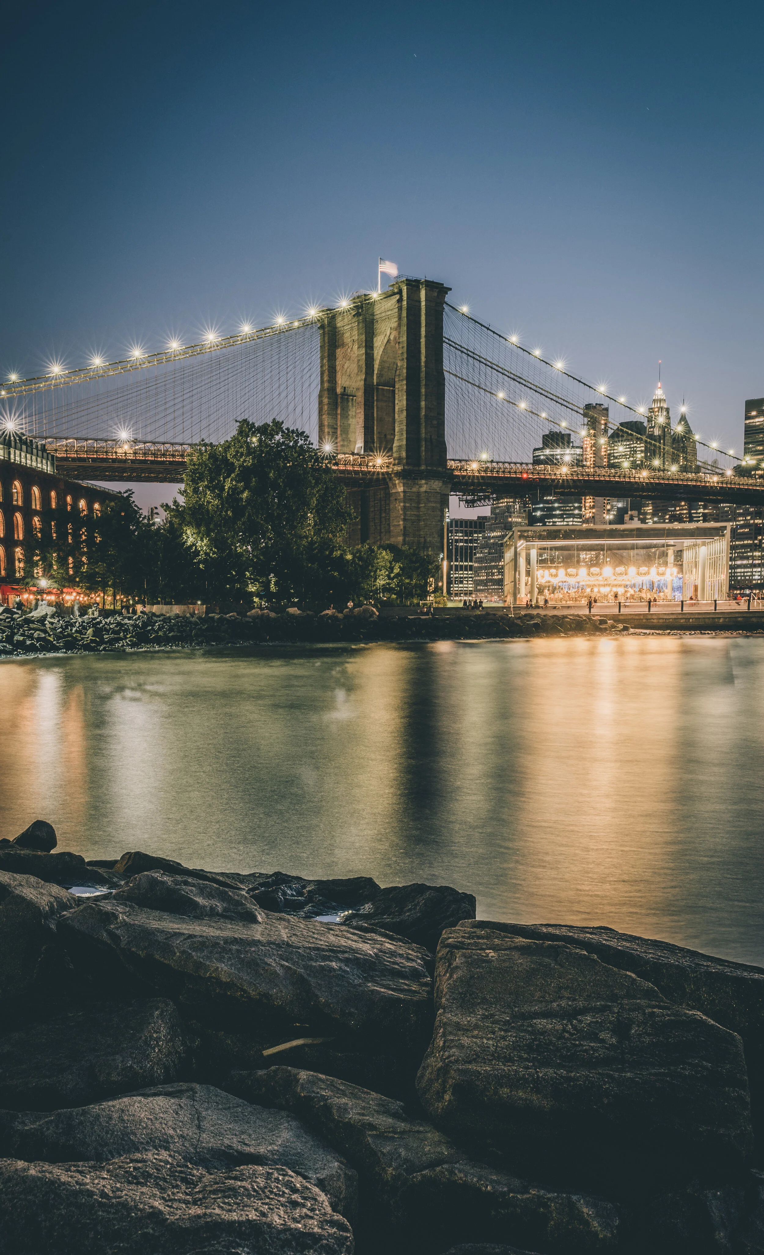 brooklyn_bridge_in_new_york_city_during_night_time-scopio-a56af8c7-ee42-4288-af12-2db7304b9005.jpg