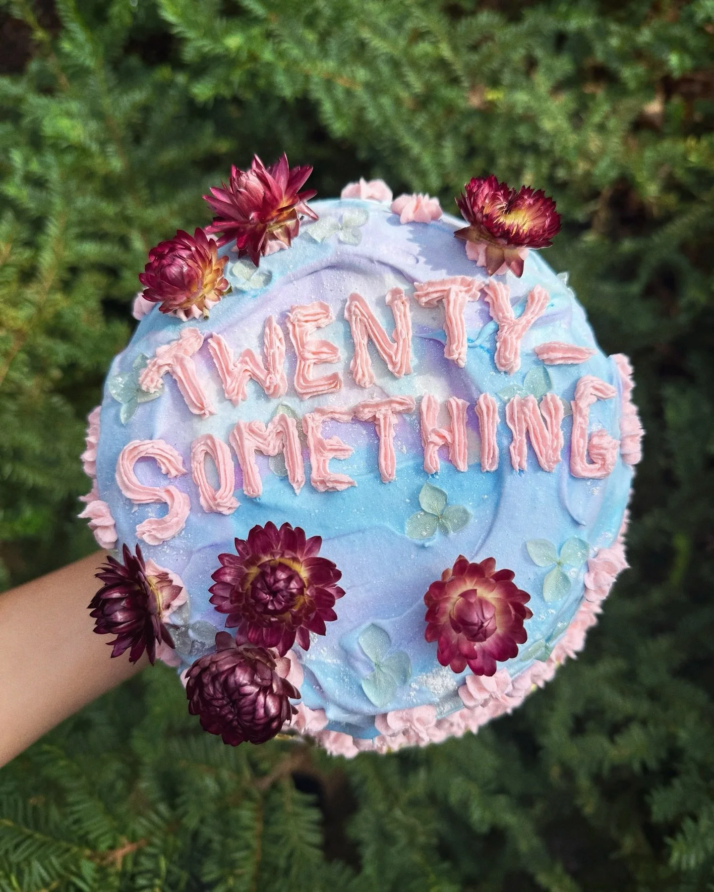 Lemon ice cream with blueberry preserve swirls &amp; rainbow sprinkle filling!!!! A ✨DREAMY✨ Birthday combo for the sweet @hmartiiii 💗🎂🎈🍋🫐