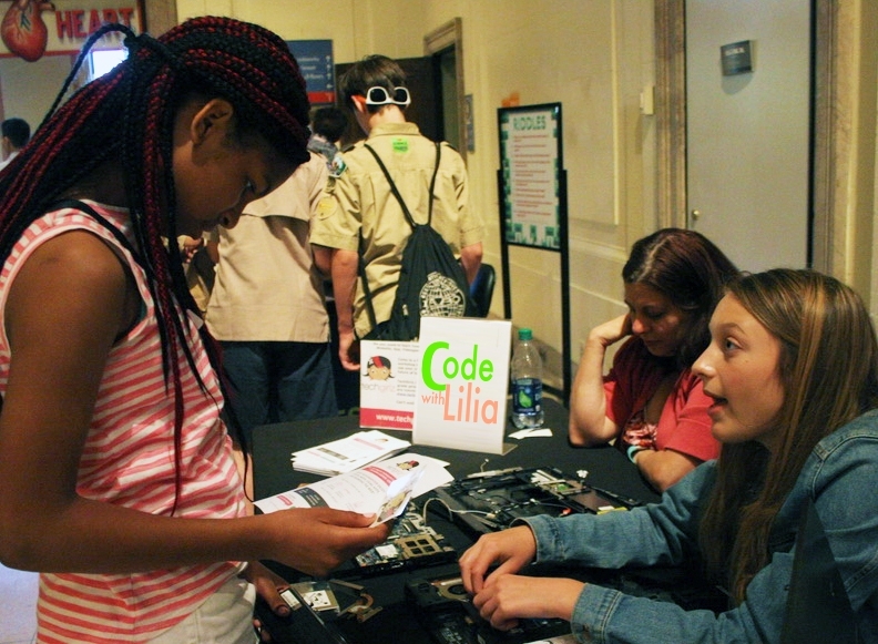 techgirlz8A.jpg