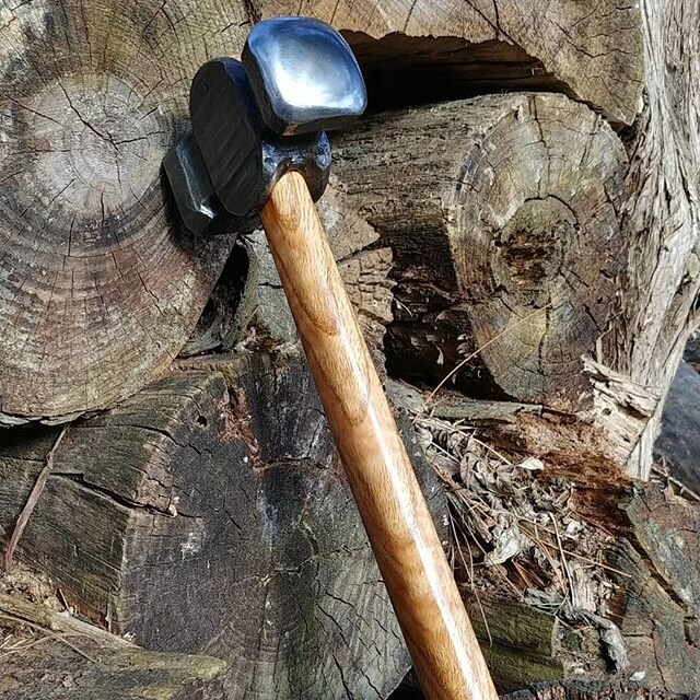 3# Square Circle Rounding Hammer - Curly Red Oak
Available Now!
Link in bio