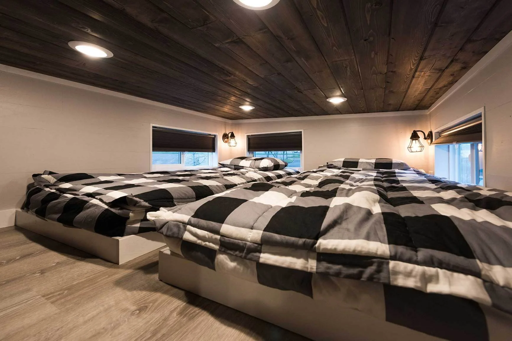 cayman_sleeping_loft.jpg