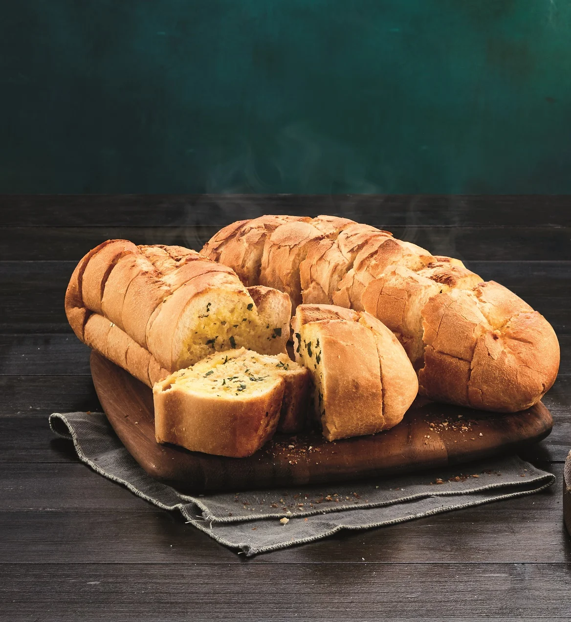 Domino’s to give away year’s supply of garlic bread