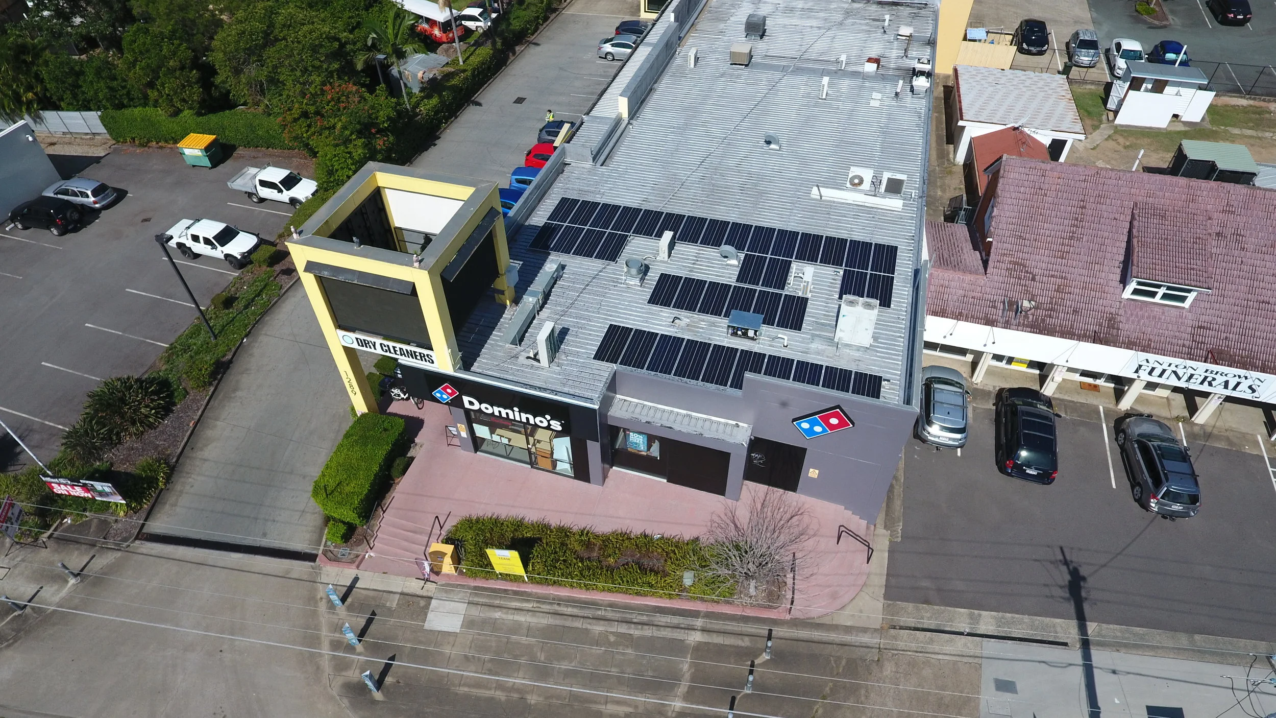 Domino's pizza powered by the sun