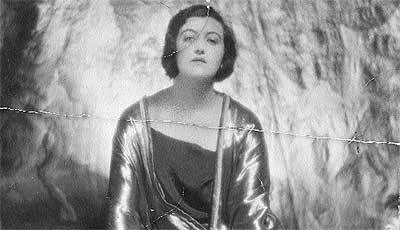 Another glamor shot of Dolly, perhaps one of Beaton’s, but the exact date and photographer are unknown.
