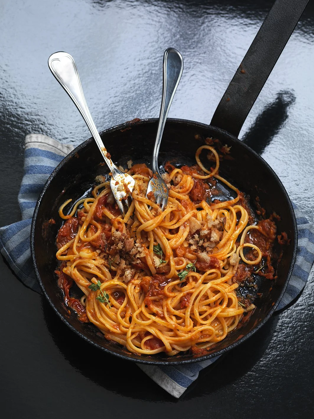 TomatoLinguiniForks_web.jpg