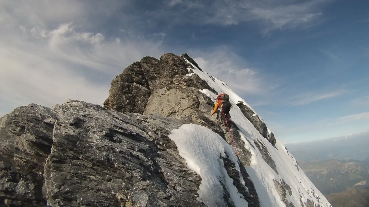 Foto: Carlos Santalena escalando Eiger - 3970 metros