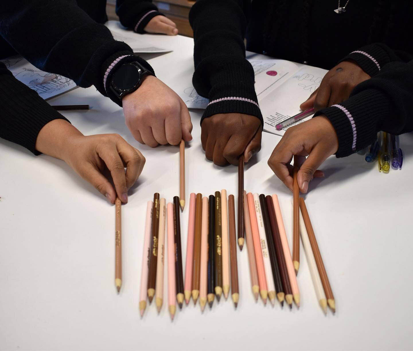 Sharing some additional highlights from Friday's Minority Fashion visit, where we welcomed a variety of guests, including @crayola_uk , who hosted a very therapeutic workshop for our students using colouring books designed by the team over at FMA. Cr
