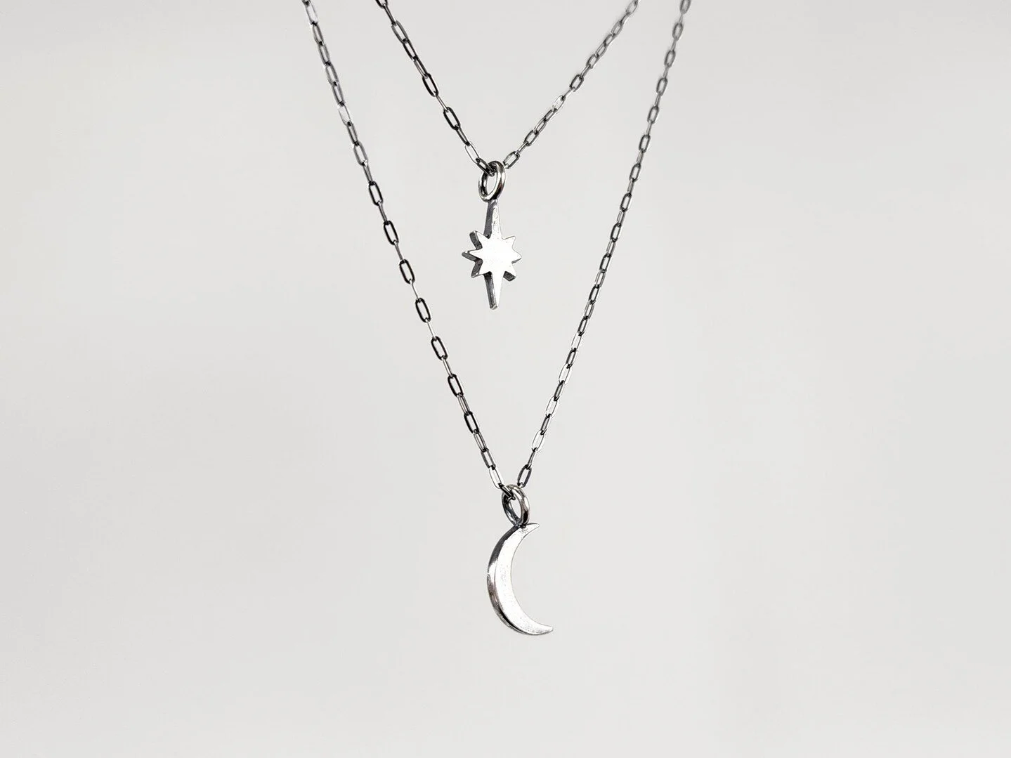 The new fallen snow is pretty and all&hellip;. But these gloomy skies 🙄 Anyone else super sick of them? ⁠
Here is a little layered star and moon piece to look at until we can see the real deal again 😉 Maybe a sun piece is in order next&hellip;.