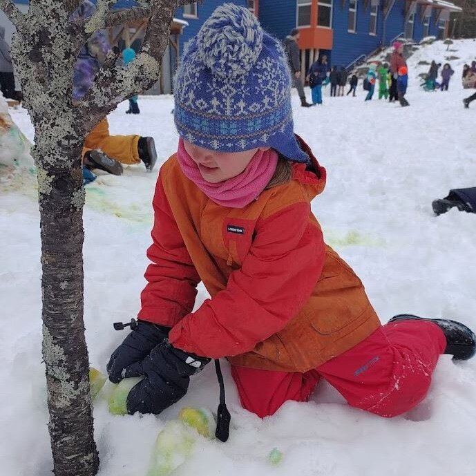 Snowmen, 
snow kids, 
snow foxes, 
snow ducks, 
snow cookies, 
snow cakes, 
snow bunnies...

so many snow creatures at today's Friday buddy assembly!

After blizzard conditions yesterday, and a delayed start to school this morning... there couldn't h