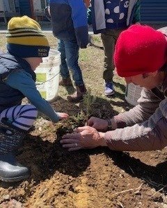 On Monday, preschool students planted Balsam Fir Tree saplings with Billy in Physical and Stewardship Education class. 

Happy 🌍Day!