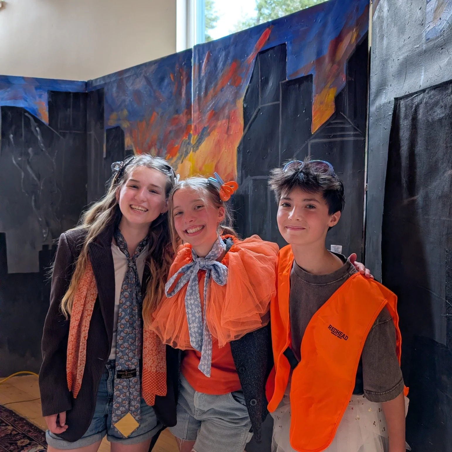 Last Friday, FSP's assembly committee hosted the Annual Talent Show.  A round of applause to all! 👏👏👏

Packed into the meeting room together, students stood up and shared what they love -- somersaults, basketball dribbling, violin, science experim