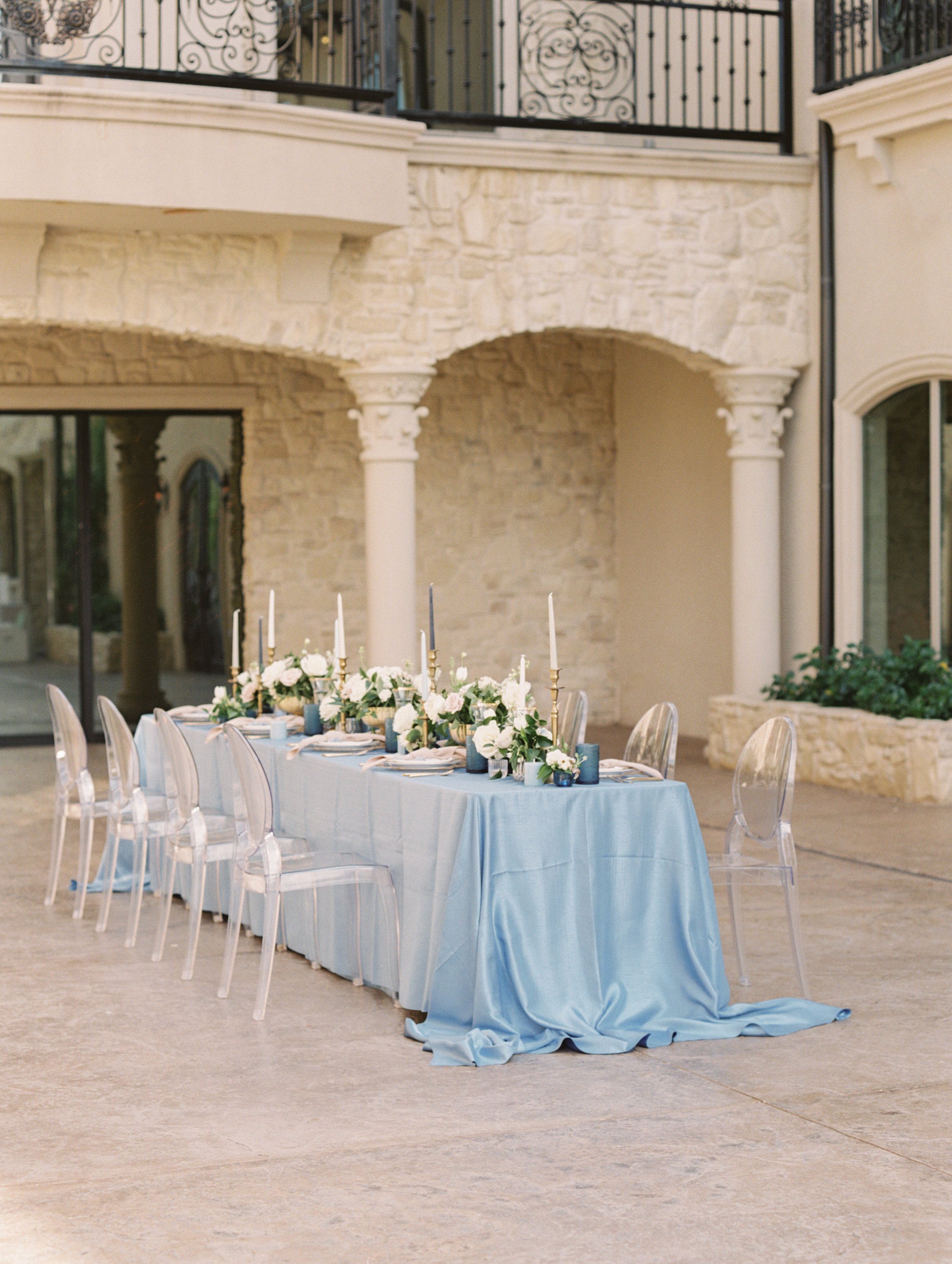www.knottinghillplace.com-wedding-venue-misty-blue-pantone-courtyard-european-tablescape.jpg