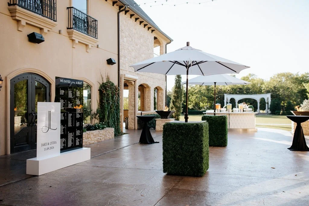 cocktail-hour-courtyard.jpg