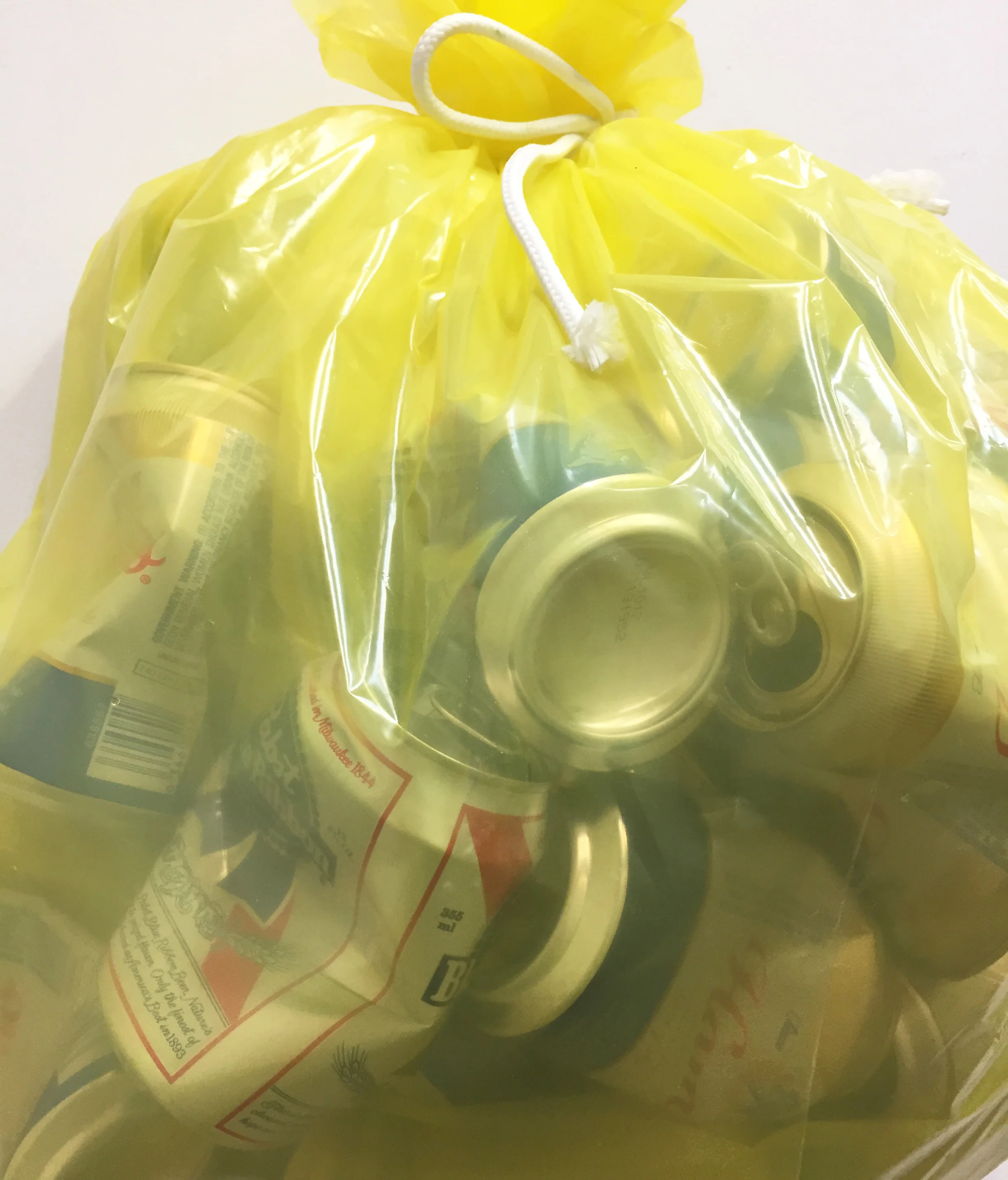 Yellow_beer_can_2.jpg