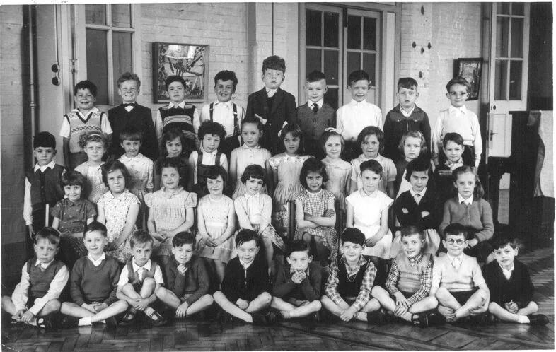 Jeanie aged 6, second row down, 5th from left