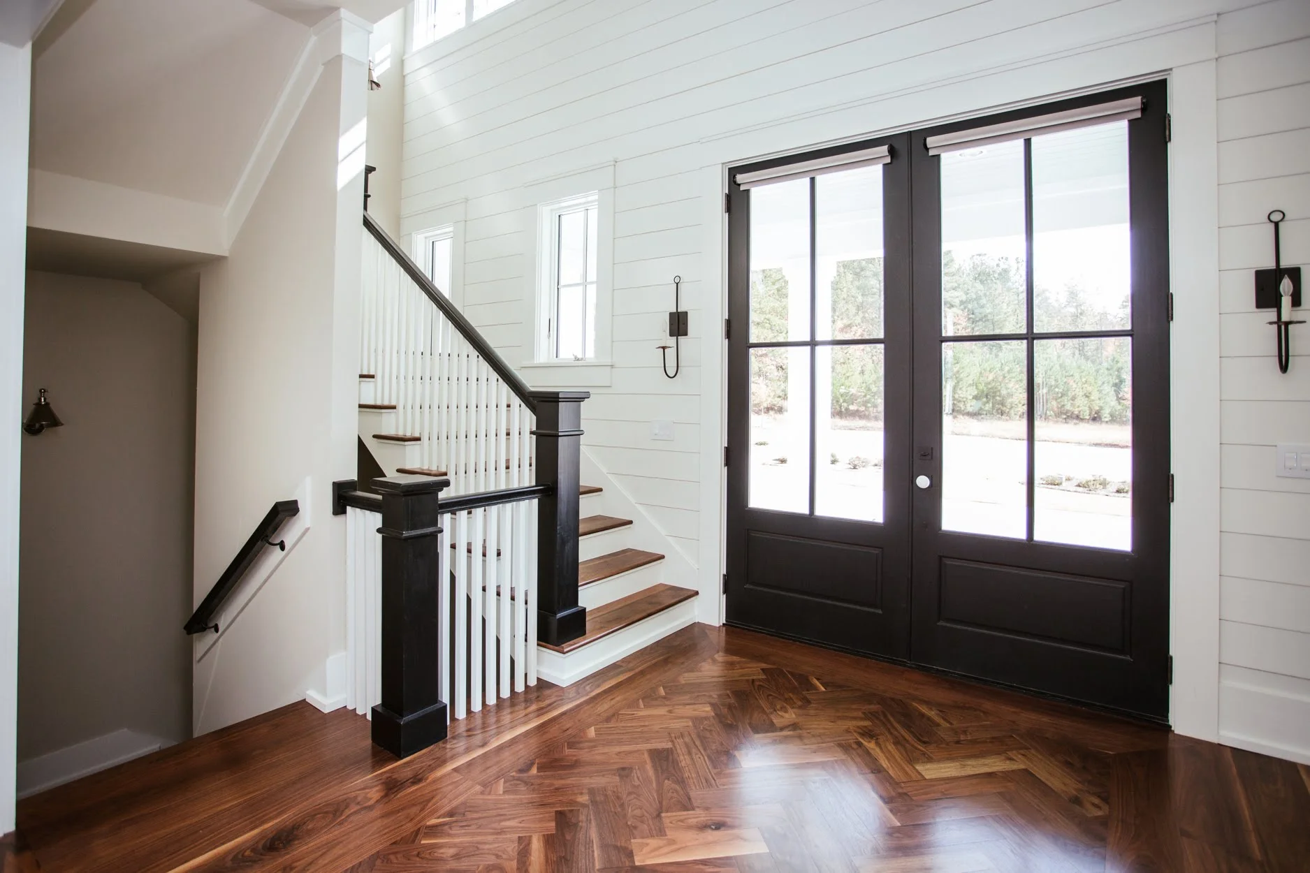 1x8 Clear Southern Yellow Pine Painted White