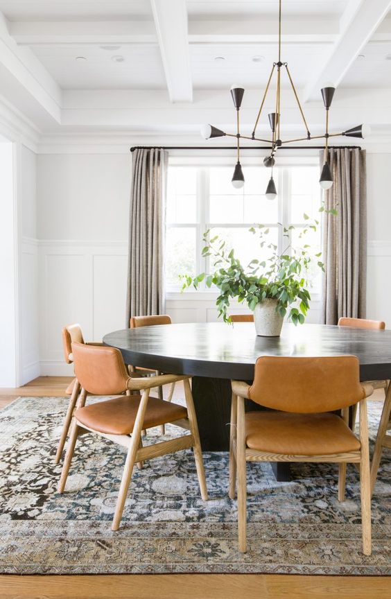 Source: Amber Interiors Design Wood Species: Most likely Painted Clear Southern Yellow Pine
