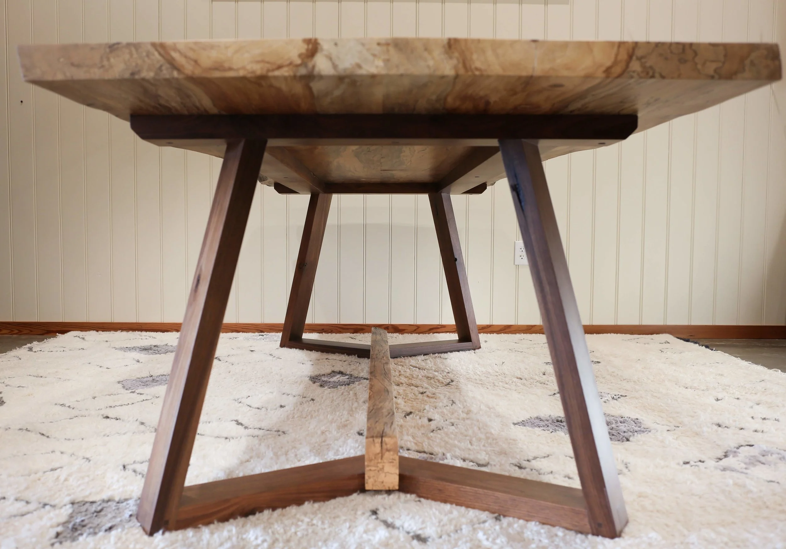 Live-edge Base