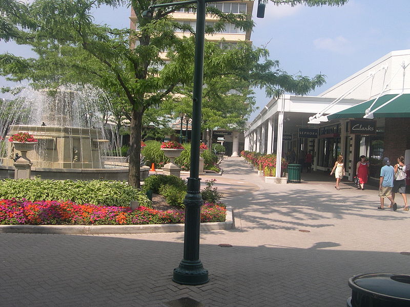 Old Orchard Mall, Skokie, IL, The evenings reward you at We…