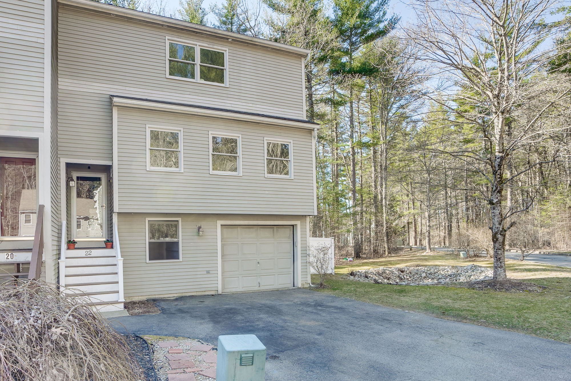 2-web-or-mls-22WinterberryWay-02.jpg