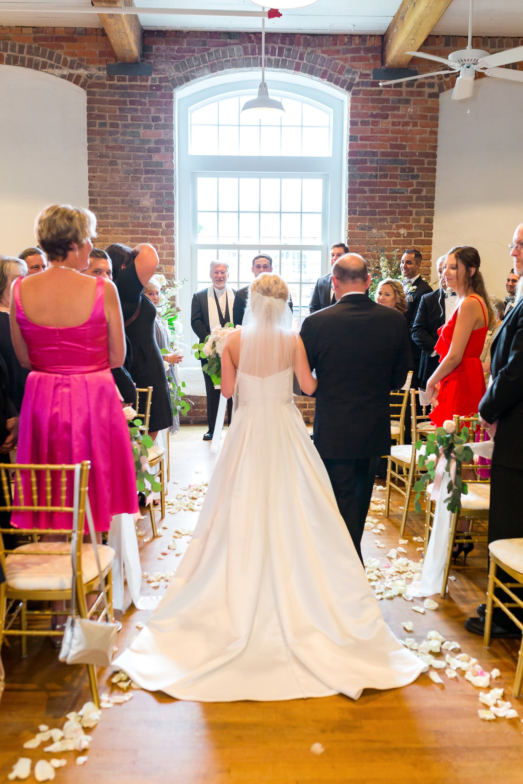 Greensboro_nc_wedding_photographer_Jodi_gray_colonnade-101.jpg