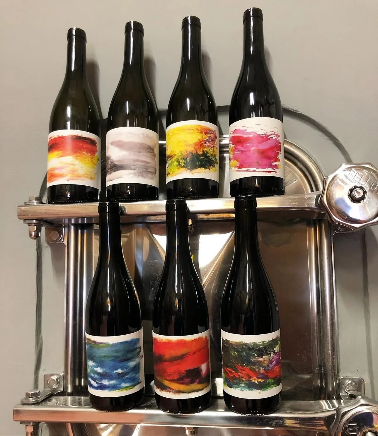 VACQUI&Egrave;RES🔜⚜️
Les canons @domaine_inebriati sont en route pour le Qu&eacute;bec.
Merci Victor !
📸 Victor Beau @domaine_inebriati 
#inebriati 
#vinsnomad