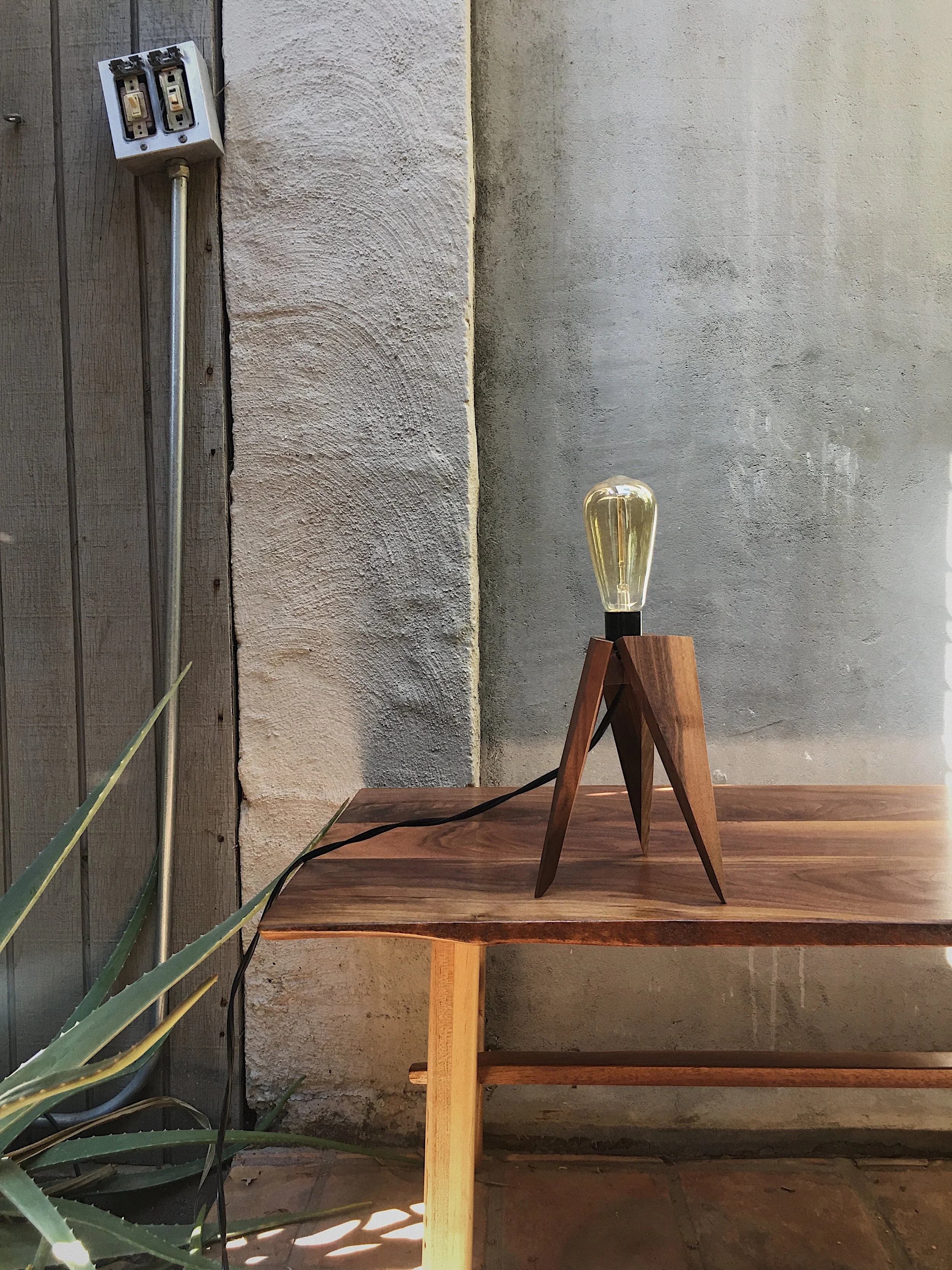 Tripod Desk Lamp