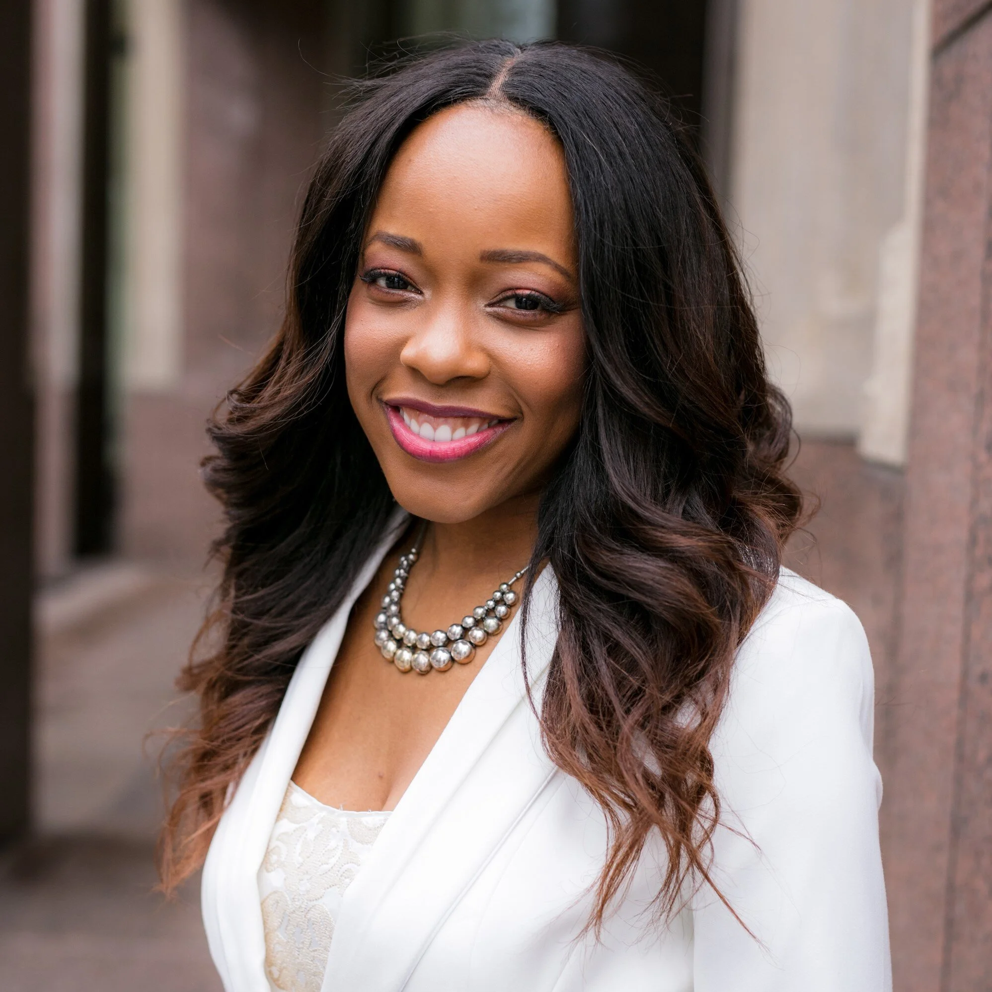 Roshawnna Novellus: "Run the World (Girls)”