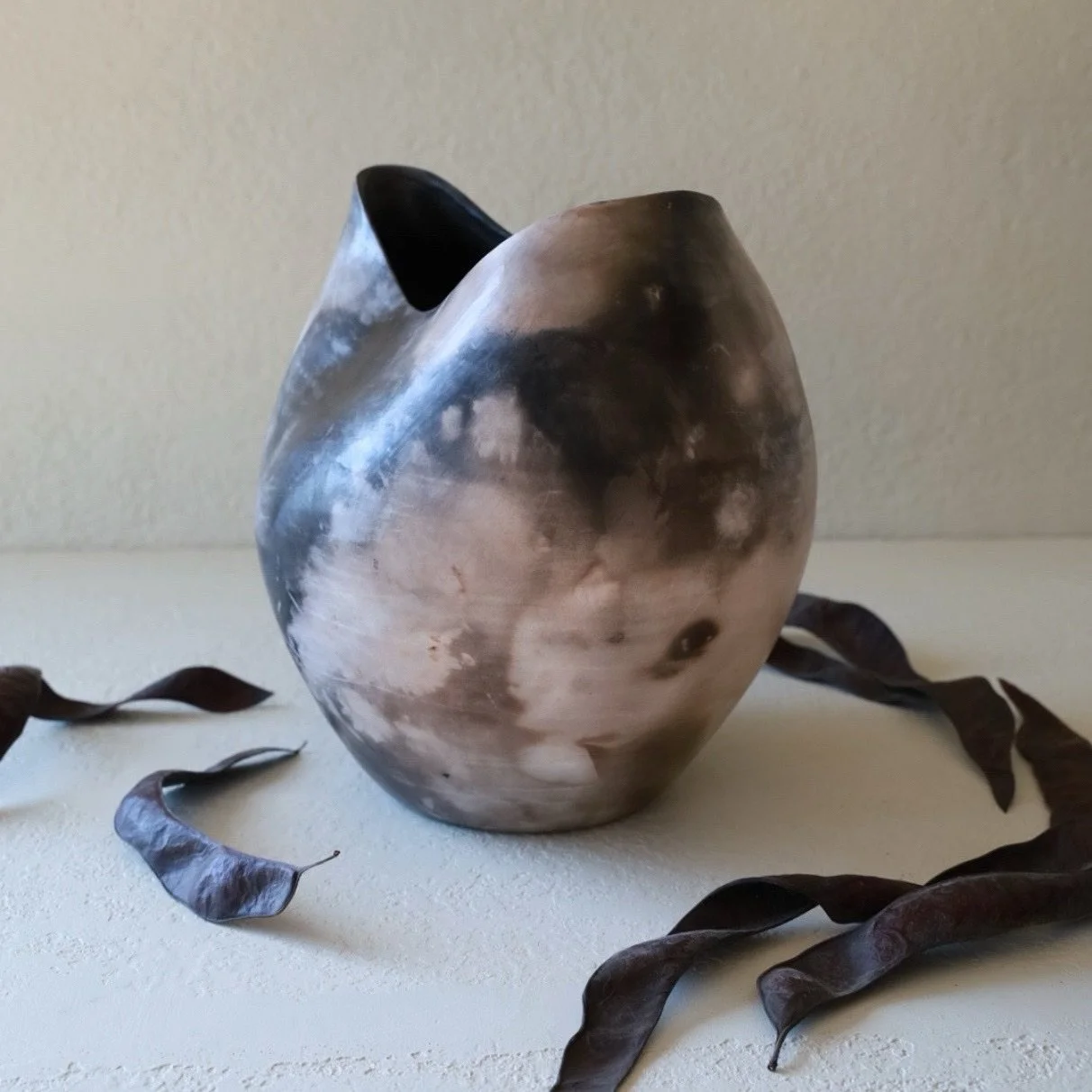 Sneaky, unplanned, mid-January, online shop mini restock. 

Brought some pieces home from a gallery show today and since I was fiddling with those pots, I also poked around in my shelves and pulled down some sets and prototypes, took some photographs