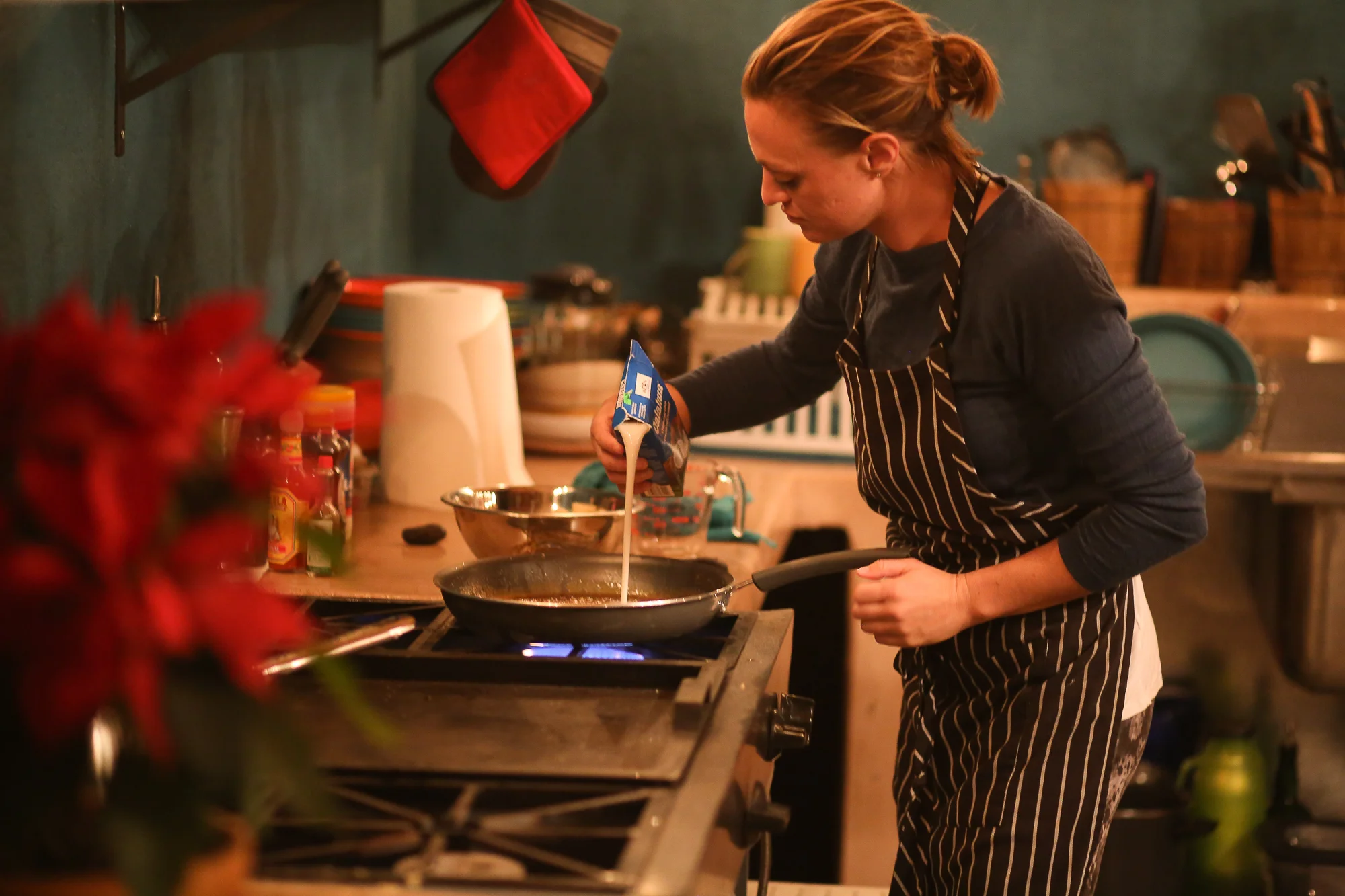 chefjeanna.cooking.kitchen.pour.1030 copy.jpg