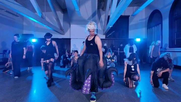 Happy Halloween!
Dance Sassy on break, returning Nov 16

Dance Sassy With Chris. Mon &amp; Wed 7:30P at the Dance Complex, Cambridge Ma. 📍 @thedancecomplex 🧠 @dancesassywithchris 🎥 @neocoolstar 🎤 bad guy by Billie Eilish  #dancestretch #dance #ch