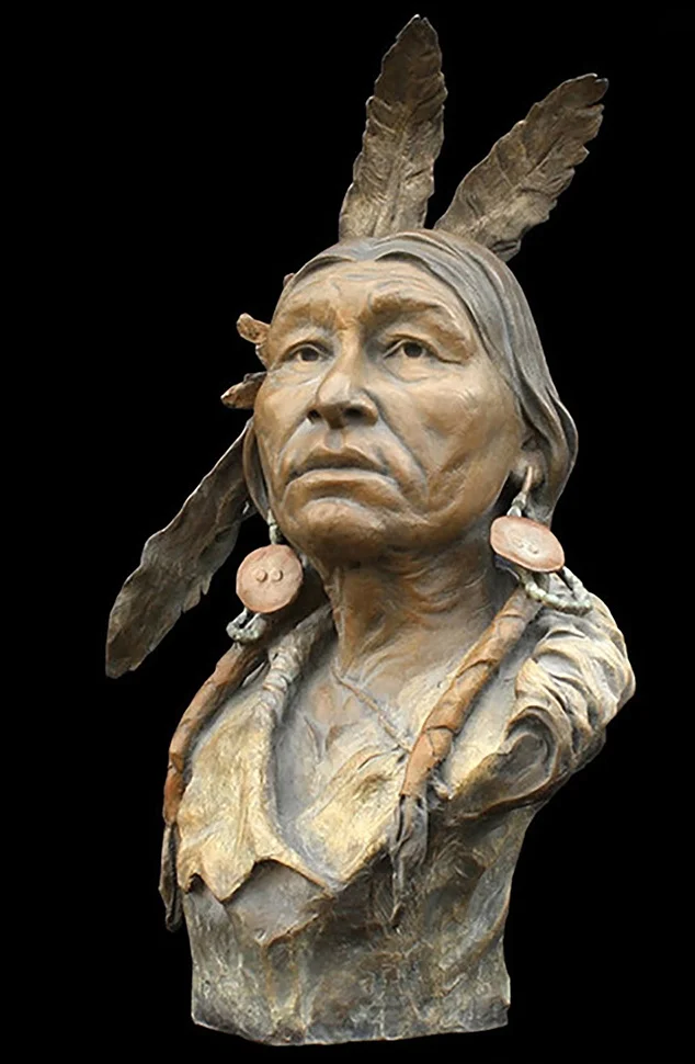 Time of Waiting Moon, bronze, 17"x8"x5"