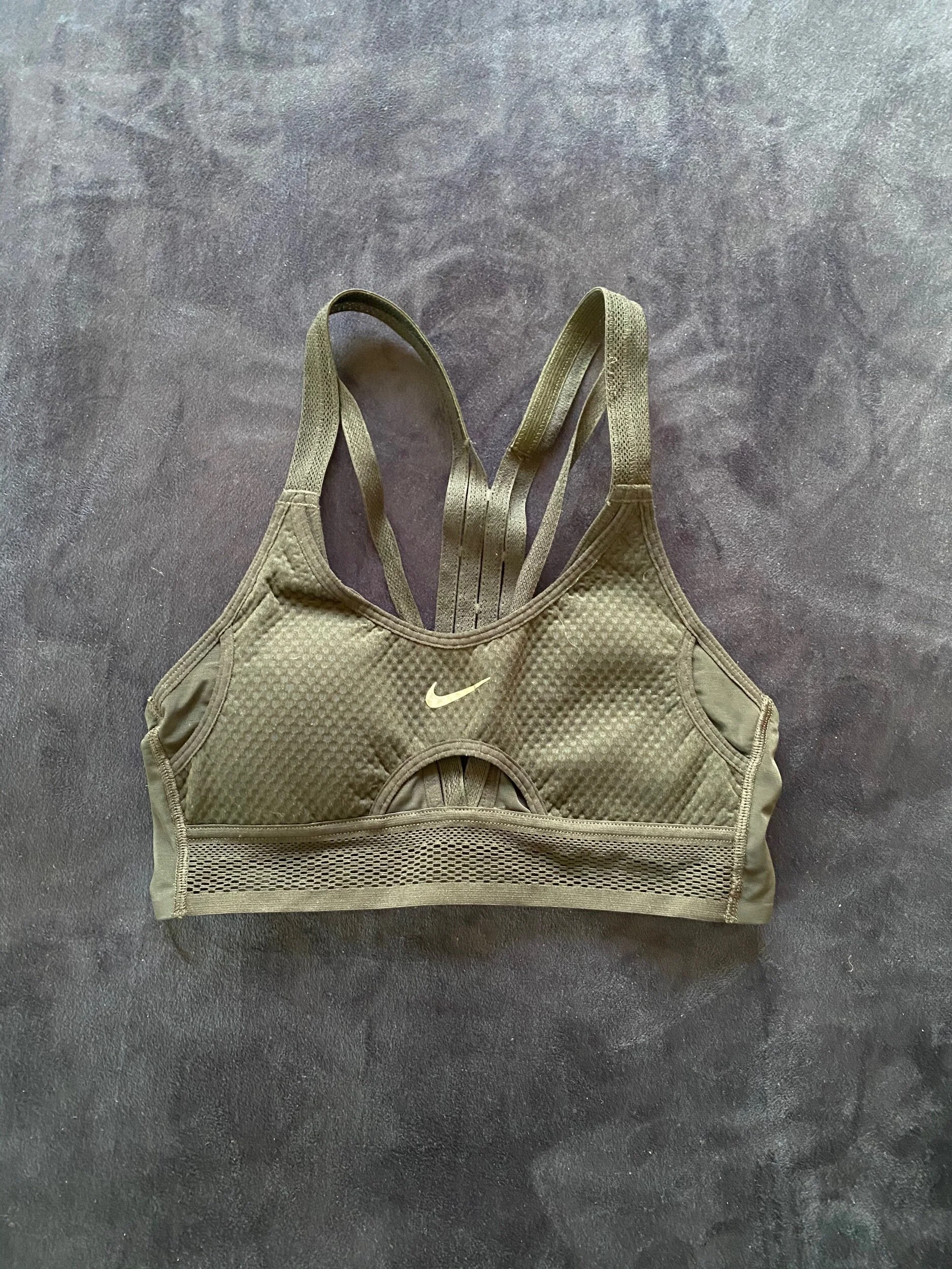 F24709A6-4A75-439A-B251-39DC11E749E7