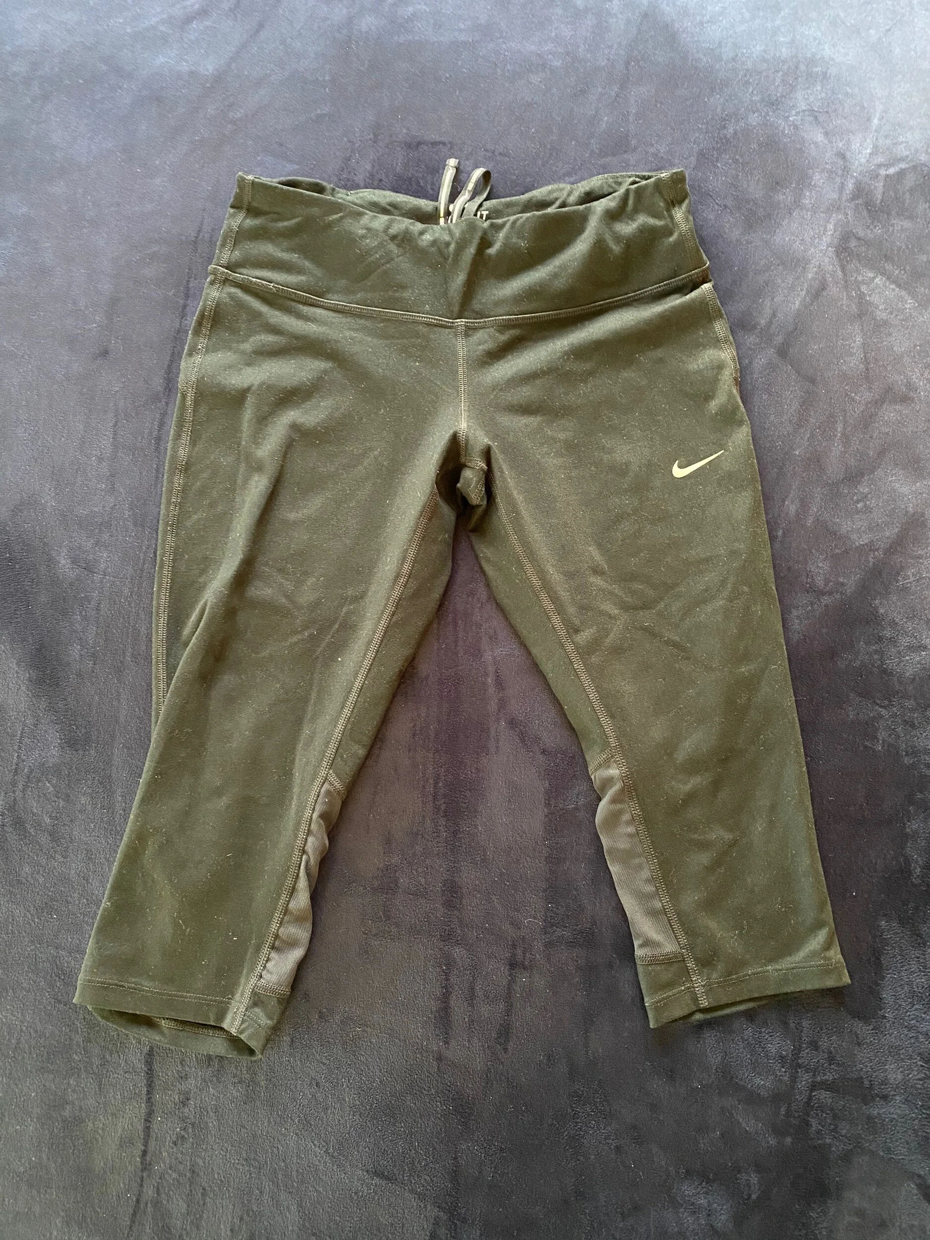 04434230-CF46-40FF-A346-628F12BD8EB1