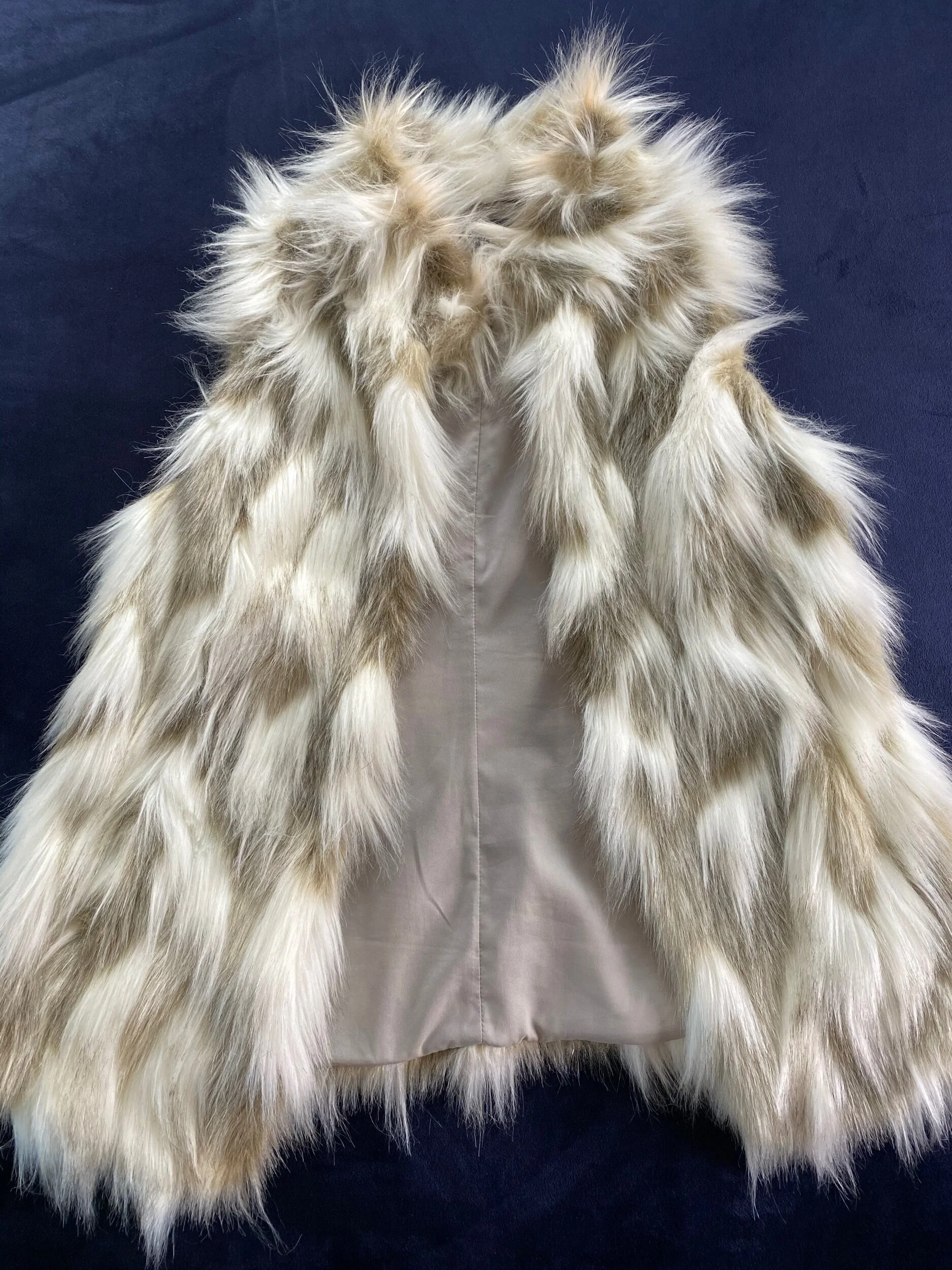 815C26E8-CF52-4C3E-825D-FB8C287B1188