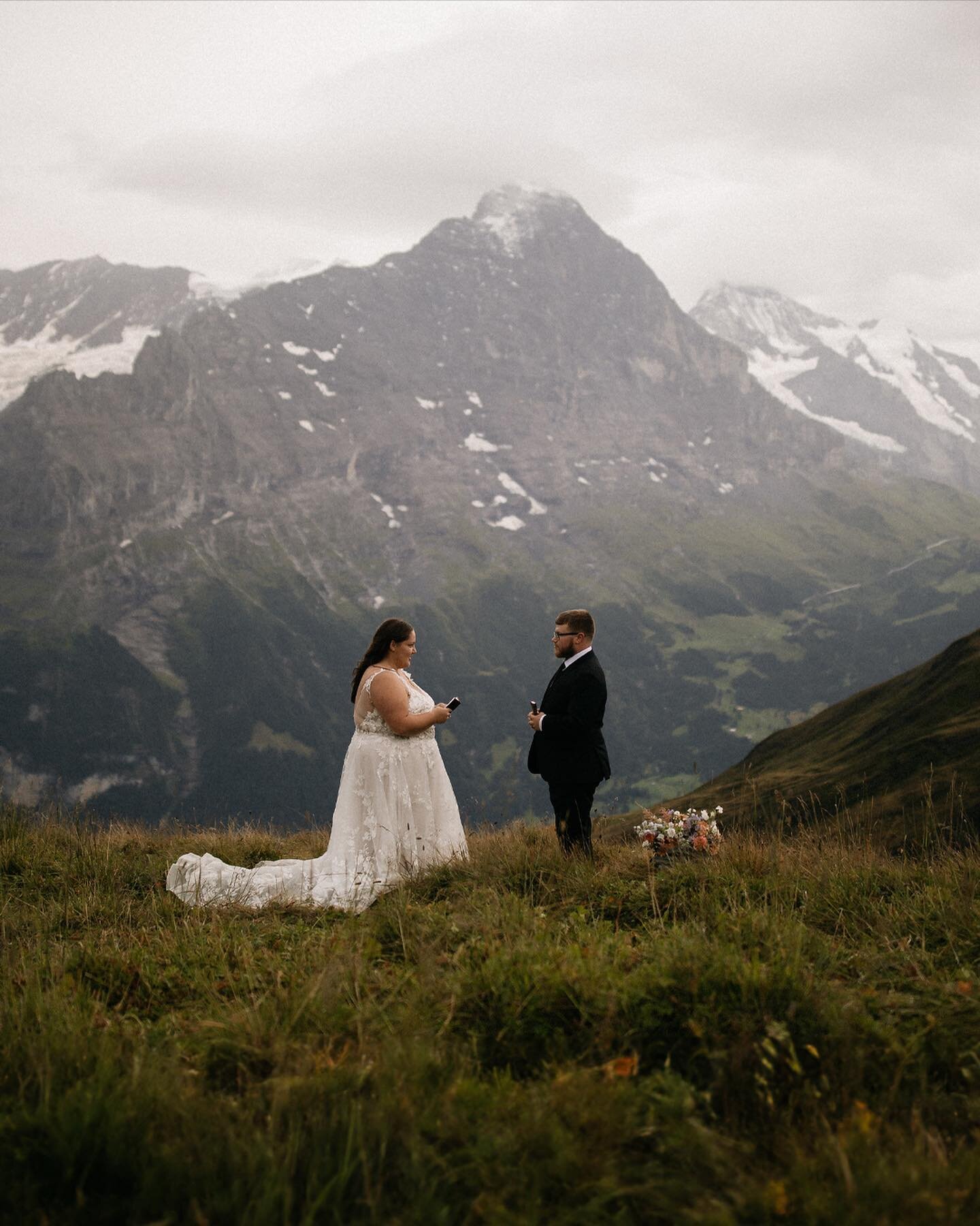 What an amazing time with the sweetest couple in Switzerland! A&amp;S traveled to celebrate their wedding day in the Swiss Alps and I don&rsquo;t think they could&rsquo;ve chosen a better place for their day. Everything about their time there felt so
