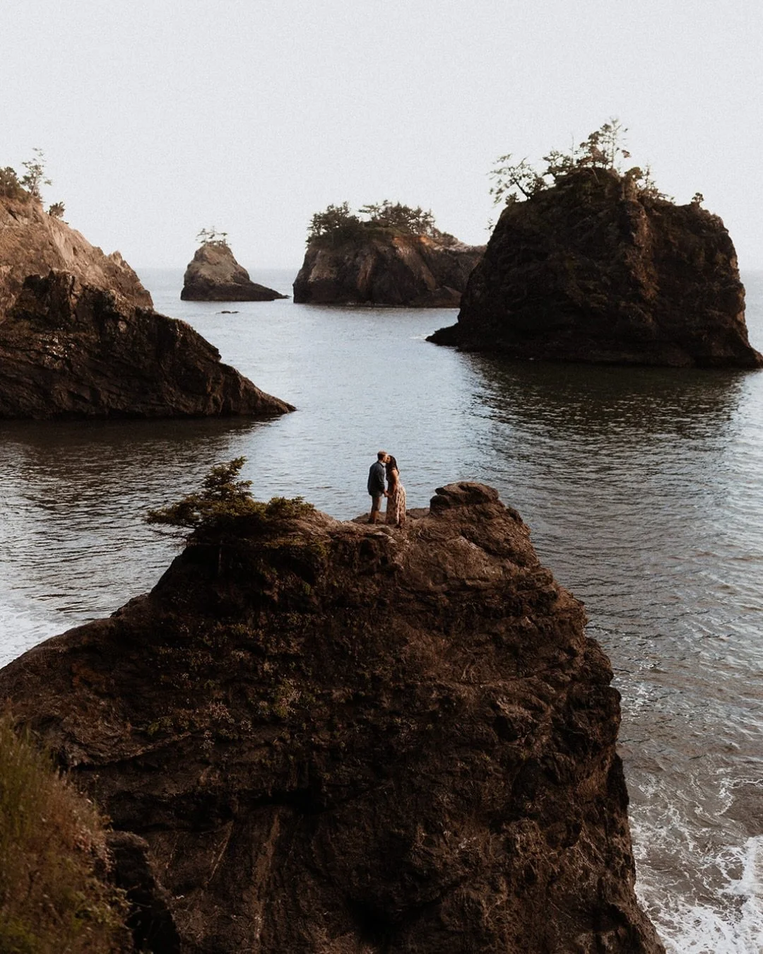 The best time with K &amp; J on the Oregon coast. This area feels so unreal, and I&rsquo;m excited to be back there again in May.

I have one date left while I&rsquo;m there for an engagement session or an elopement. If you&rsquo;ve been thinking abo