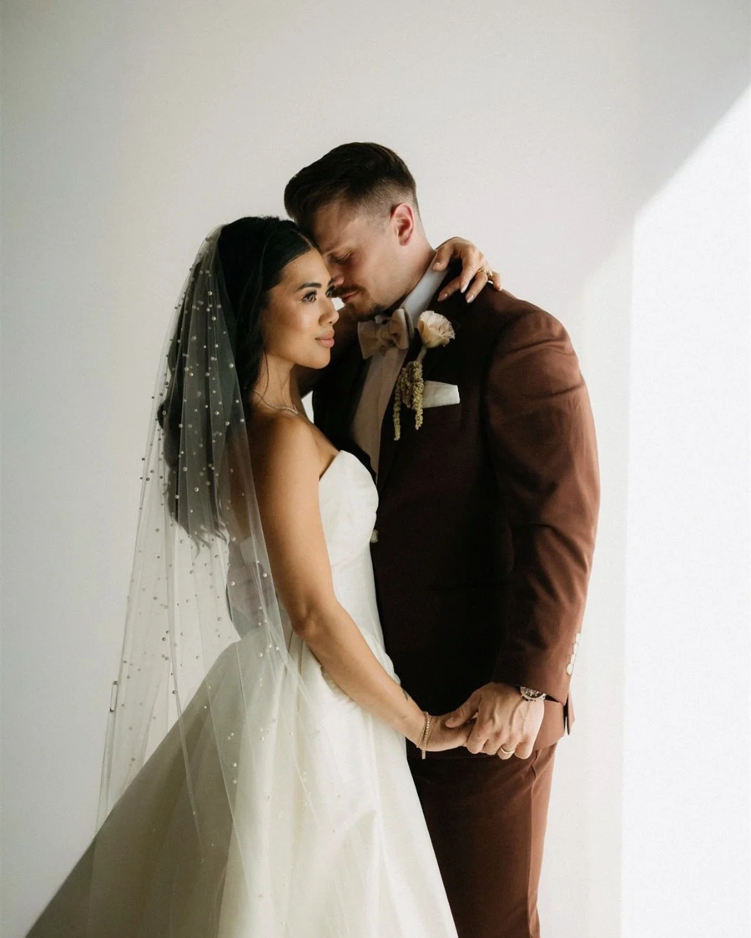 A few favorite getting ready moments from M &amp; C&rsquo;s day in Yosemite.
&bull;
These moments needed a post of their own. It&rsquo;s hard to compile two unforgettable days into 20 slides. Some stories are better shared in pieces, and M &amp; C&rs