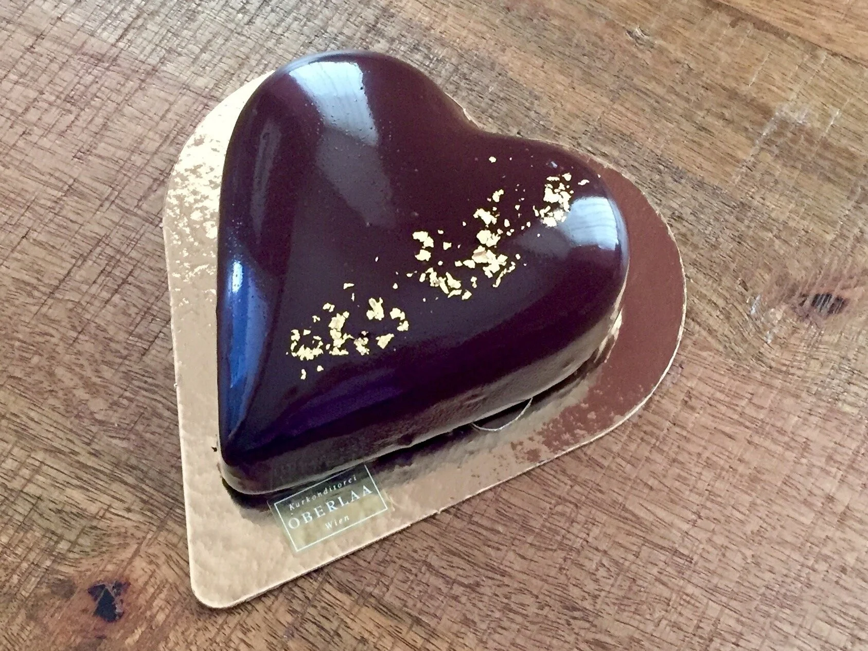 Schoko-Mousse Herz, or chocolate mousse heart,