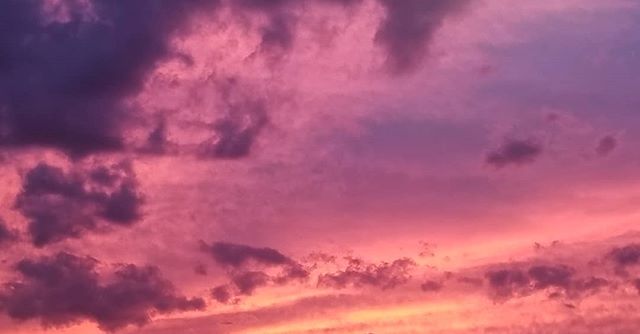 Taking leaps and being grateful
.
.
.
#sunsets #art #nature #magicyogii #galaxychild7 #gratitude #yoga #yogaeverywhere #yogaeveryday #travellingyogi #ariesnewmoon