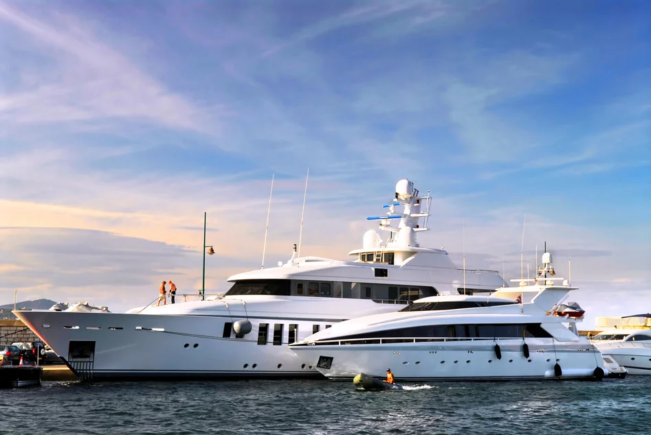 luxury-yachts.jpg