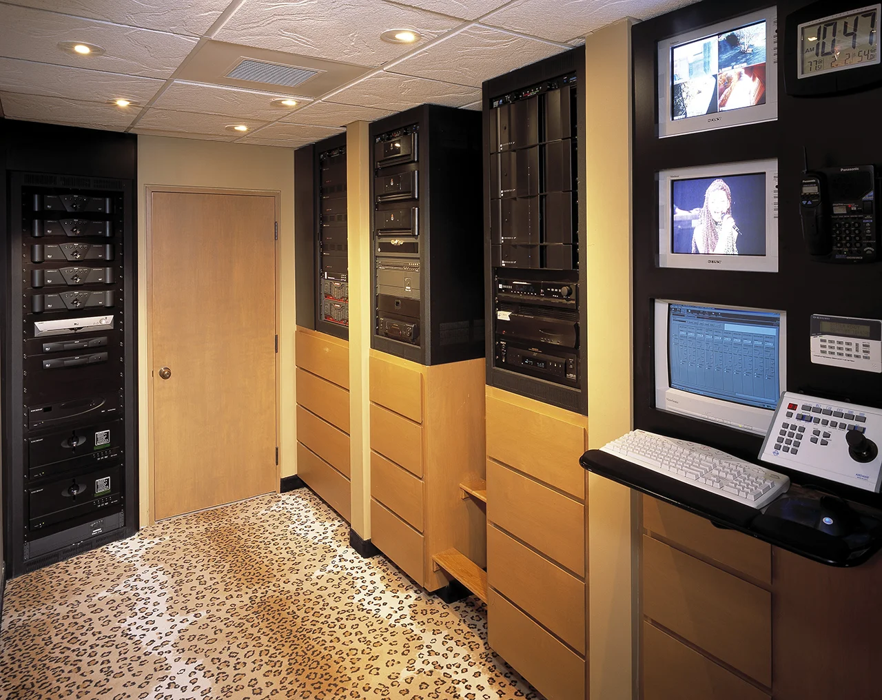 WEB-Component room.jpg