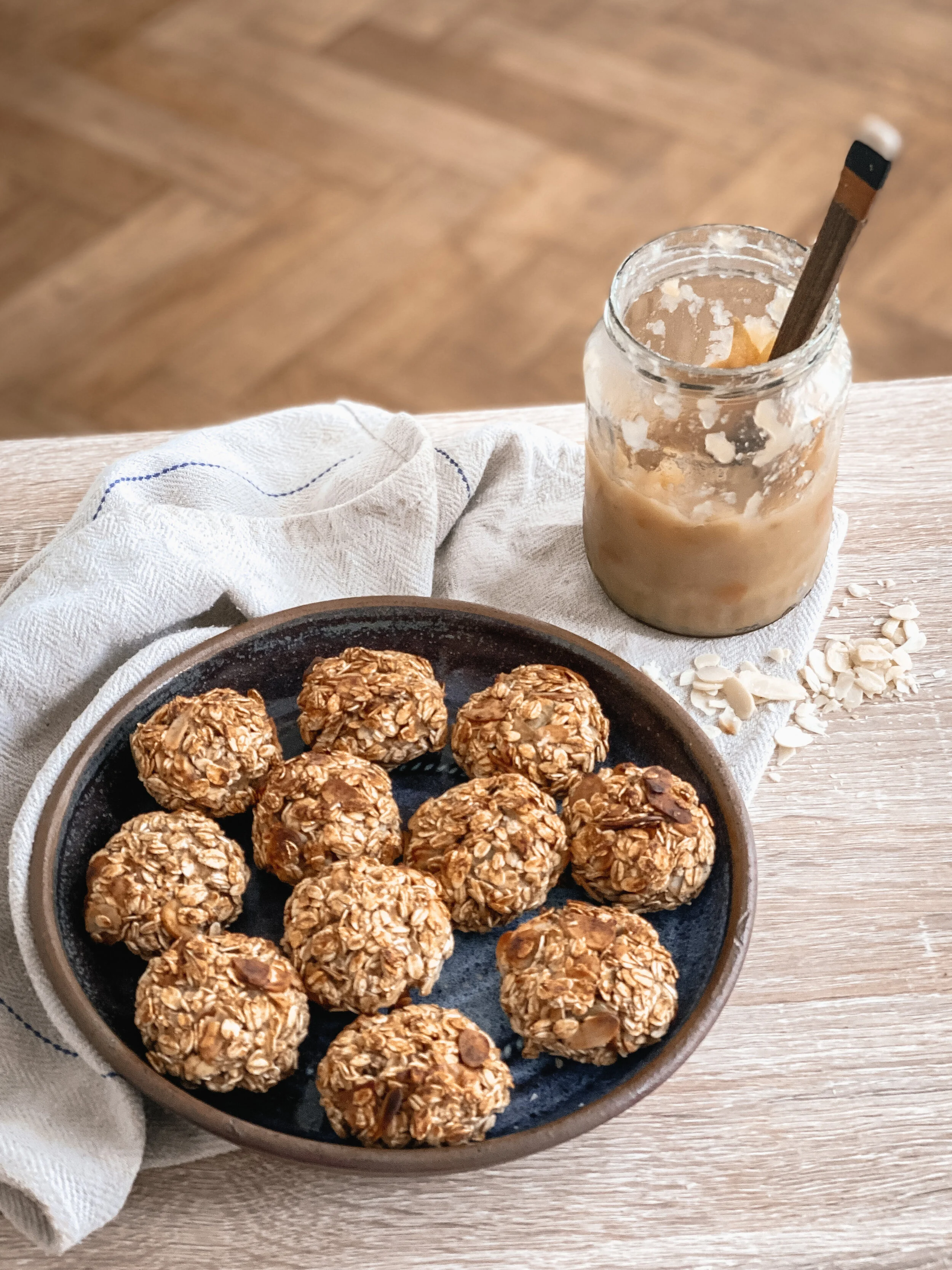 Apple Pie Cookie Balls