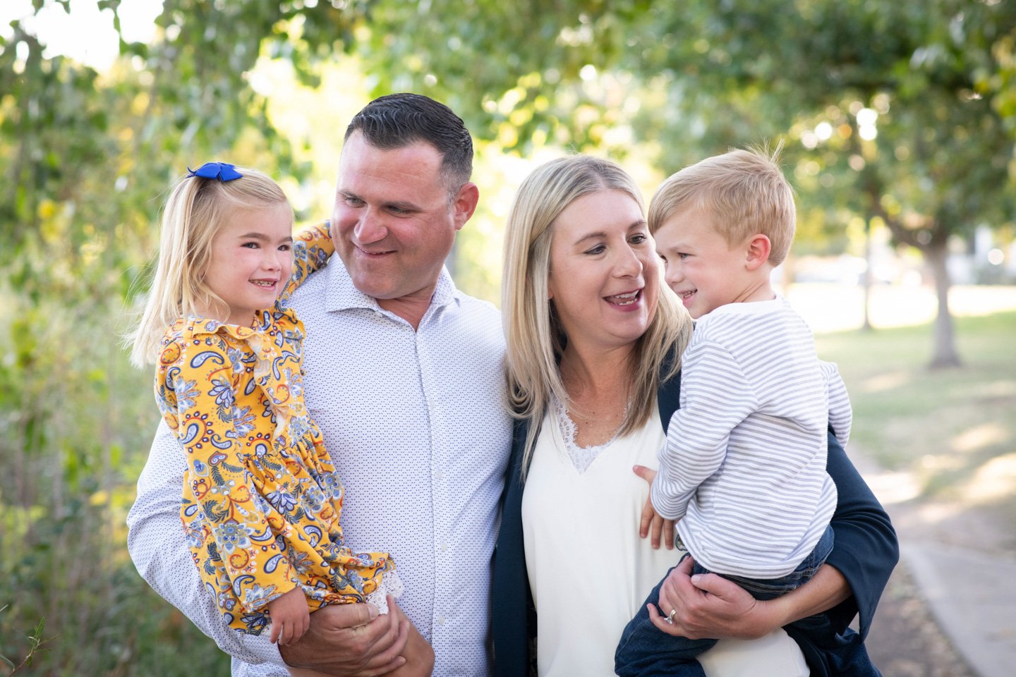 The Perfect Holiday Gift: Why Family Portraits Make a Lasting Impression
