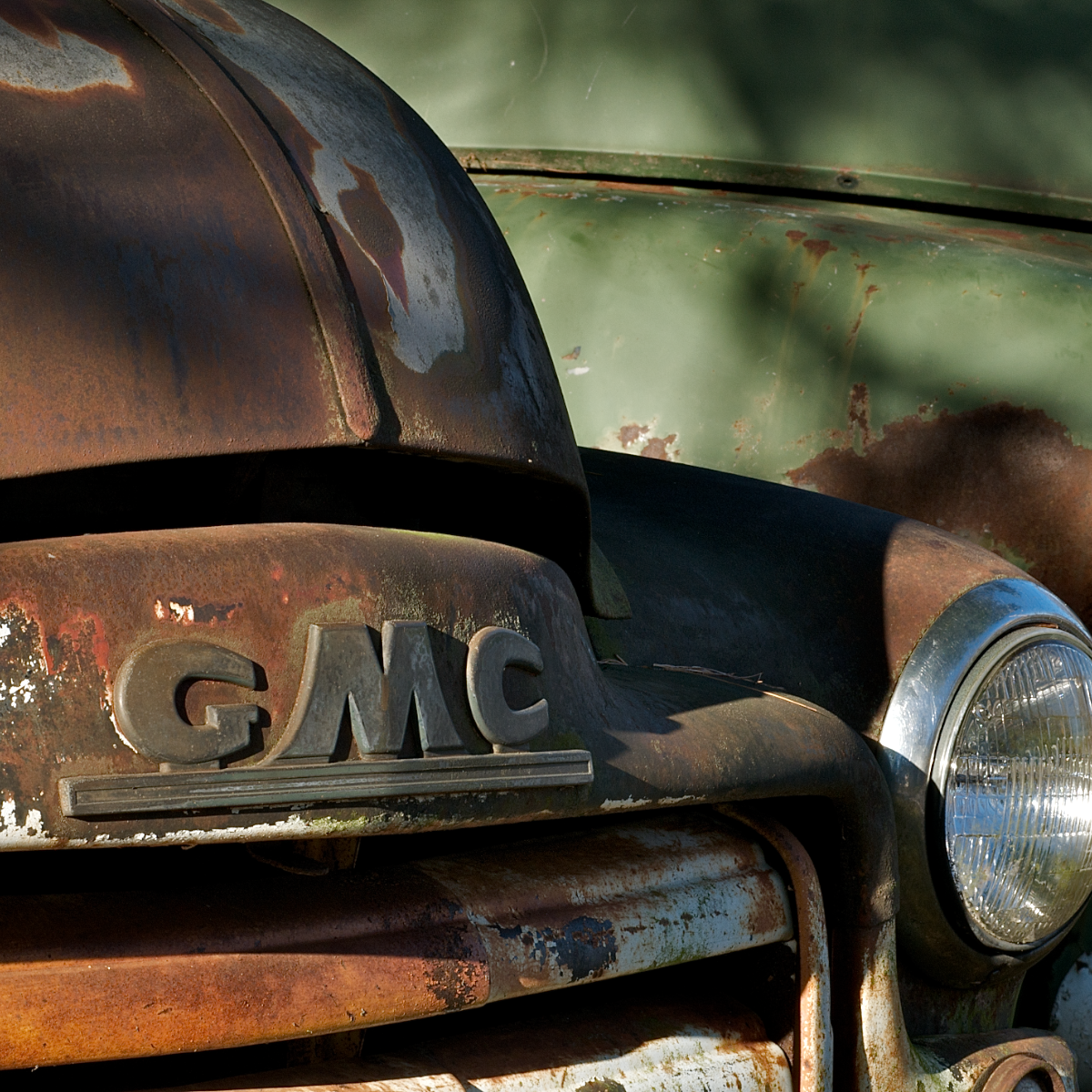GMC&ChevyPickups3706v3.png