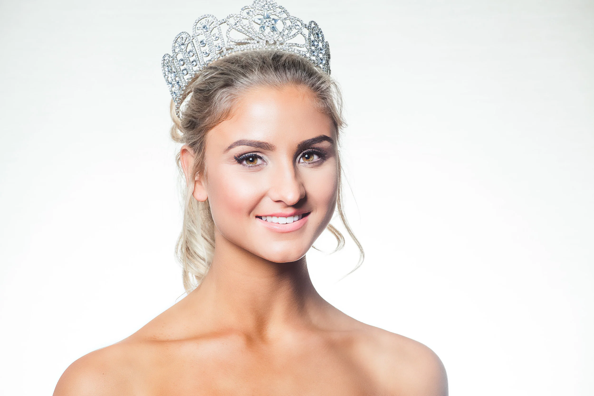 ERROLE-MissDelaware_DoubleTree-171126-4-21-Edit.jpg