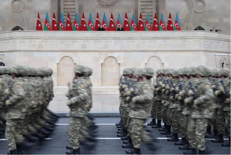L'Azerbaïdjan mène des exercices militaires avec la Turquie près