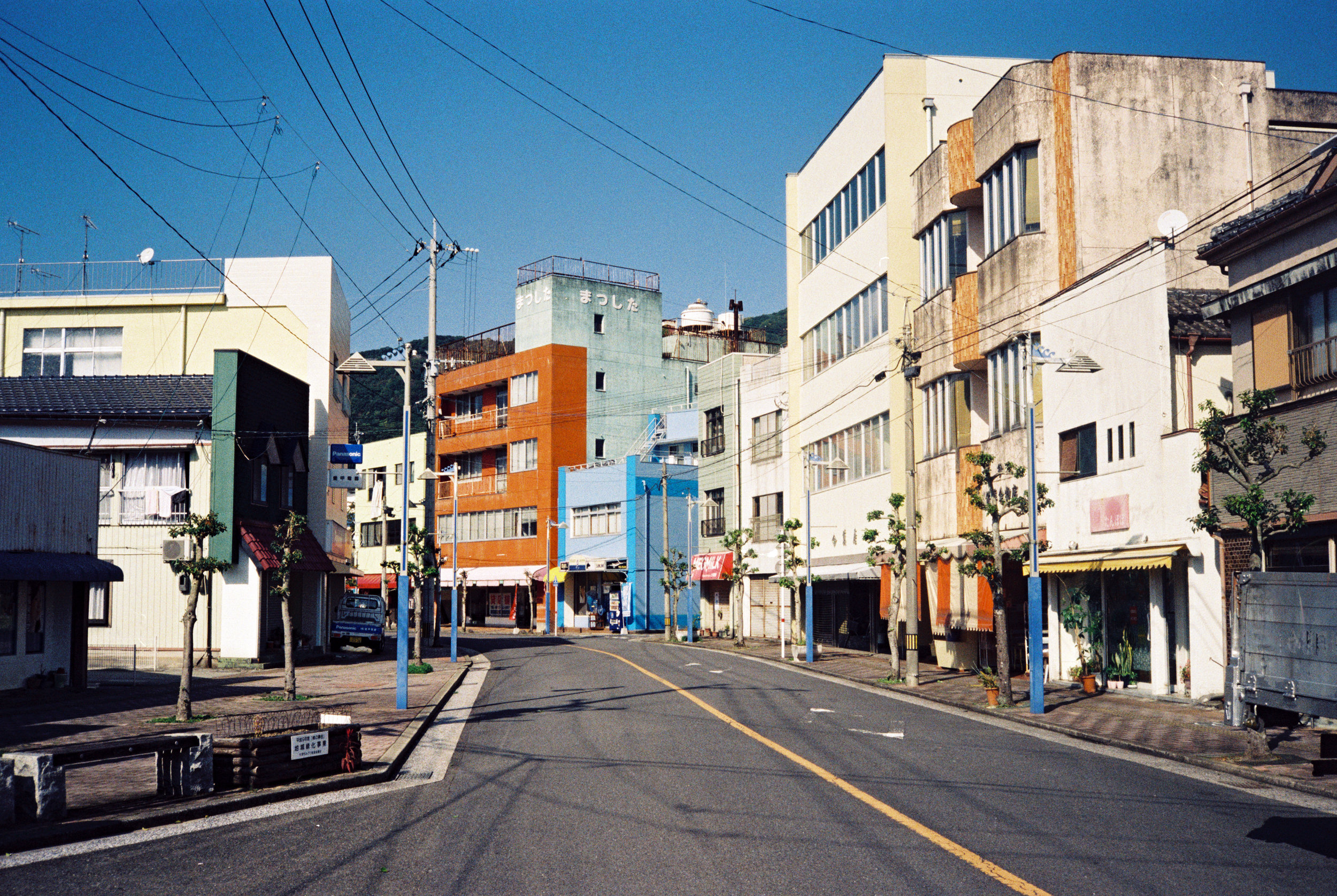   Ushibuka Bus Stop &nbsp;| 牛深バス停 